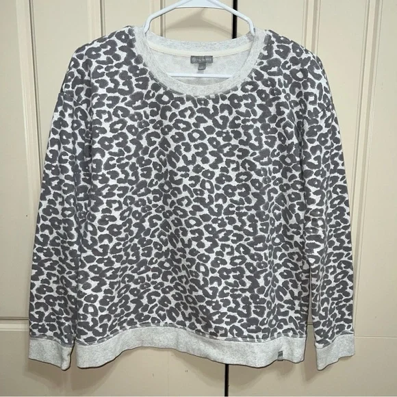 T by Talbots Classic French Terry Cheetah Sweatshirt Size Small - Picture 2 of 11